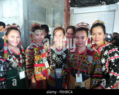 Philippinen. 16. August 2015. T ' boli Stammes zeigt ihren Folk-Songs und Tänze zu den T'boli Menschen am T'boli Tribüne in South Cotabato während der Koronadal internationale Folklore-Festival den 45. Jahrestag der Gründung des Conseil International des gehörende Organisationen de Festivals de Folklore (CIOFF) an die zehn Länder, darunter Slowenien, Polen, Indonesien, Taiwan, Sri Lanka, Russland, Japan, Mexiko und der Türkei die Veranstaltung, die Förderung des kulturellen Erbes teilgenommen. © Sherbien Dacalanio/Pacific Press/Alamy Live-Nachrichten Stockfoto