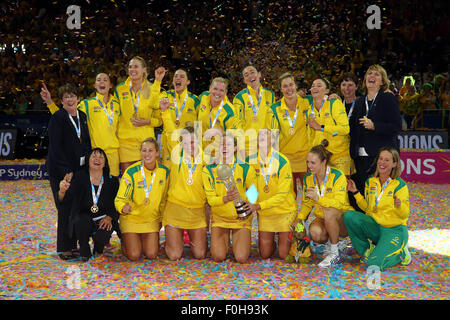 Sydney, Australien. 16. August 2015. Australien-Team feiert Netball Weltmeisterschaft, Silver Farne gegen Australien, alle Handys Arena, Sydney, Australien. Sonntag, 16. August 2015. © Aktion Plus Sport/Alamy Live-Nachrichten Stockfoto