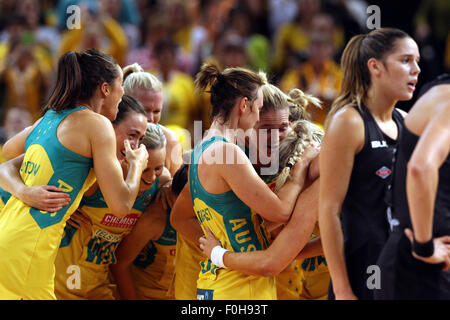 Sydney, Australien. 16. August 2015. Australien feiert den Sieg Netball Weltmeisterschaft, Silver Farne gegen Australien, alle Handys Arena, Sydney, Australien. Sonntag, 16. August 2015. © Aktion Plus Sport/Alamy Live-Nachrichten Stockfoto