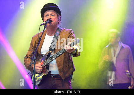 Level 42 live im Camp Bestival 2015 Stockfoto