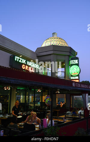 USA Kalifornien CA Encino San Fernando Valley Ventura Blvd Boulevard Itzik Hagadol Restaurant in der Nacht Stockfoto