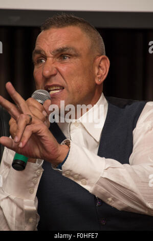 Ex Fußballer, jetzt Schauspieler, Vinnie Jones an ein Publikum mit Vinnie Jones in Essex, 2015. Stockfoto