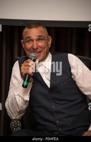 Ex Fußballer, jetzt Schauspieler, Vinnie Jones an ein Publikum mit Vinnie Jones in Essex, 2015. Stockfoto