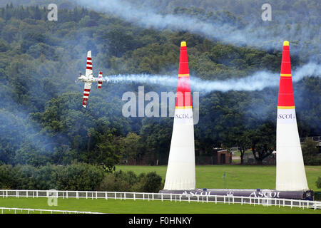 Paul Bohnomme abgebildet in Ascot, Berkshire, UK. 16. August 2015.   Jetzt in seinem zehnten Jahr sind die internationale Serie von Rennen weltweit als die schnellsten und aufregendsten Motorsportserien der Welt bekannt geworden.  Die Rennen werden die Piloten navigieren luftgefüllten Pylonen auf eine Antenne Rennstrecke mit der schnellsten Zeit und geringste Zahl der Sanktionen wird der Gewinner sehen. Bildnachweis: Oliver Dixon/Alamy Live-Nachrichten Stockfoto