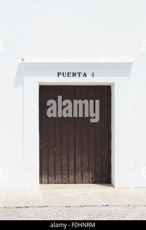 Seitentür auf der Plaza de Toros de Ronda, in Ronda in Andalusien, Spanien Stockfoto