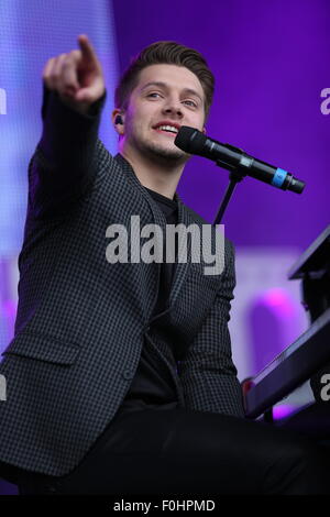 Betley, Cheshire, UK. 16. August 2015. AJ Brown tritt bei Betley Konzerten im Betley Court Farm. Bildnachweis: Simon Newbury/Alamy Live-Nachrichten Stockfoto