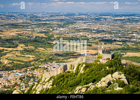 Luftaufnahme der Burg der Mauren in Sintra, Portugal Stockfoto