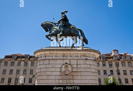 Bronzene Reiterstatue von Dom João i., auch bekannt als John I von Portugal, befindet sich in Figueira Platz in Lissabon, Portugal Stockfoto