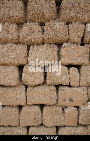 Überreste der archäologische Stadt Chan Chan in Trujillo. Peru. Die Stadt war früher die Hauptstadt des Königreiches Chimu. Stockfoto