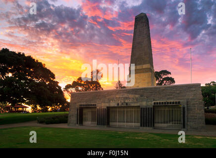 Ersten Weltkrieg Memorial im Kings Park bei Sonnenuntergang, Perth, Western Australia Stockfoto