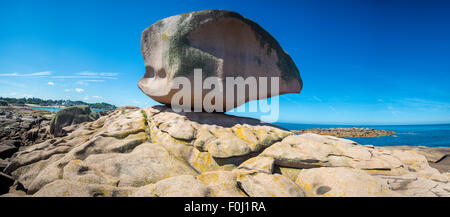 Munitionsdepot, Würfel oder den Rock in rosa Granit Küste. Rüstung-Küste, Bretagne, Frankreich. Europa. Stockfoto