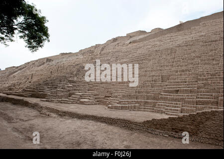 Pyramide der Huaca Pucllana Stockfoto