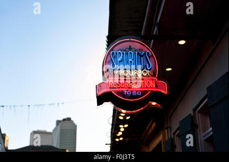 "Geister auf Bourbon" Straße ein beliebtes Restaurant und Bar im French Quarter, New Orleans, Louisiana. Stockfoto