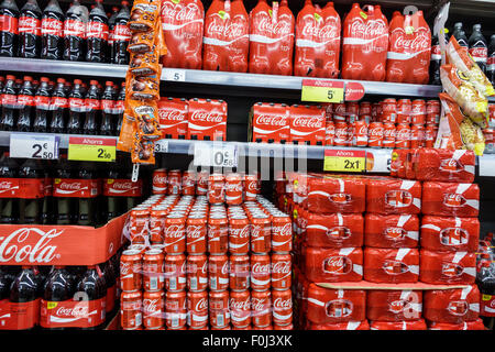 Madrid Spanien, Hispanic Ethnic Centro, Plaza de Lavapias, Carrefour Market, Supermarkt, Lebensmittelgeschäft, Innenausstattung, Lebensmittel, Vitrine Verkauf, Display Verkauf s Stockfoto