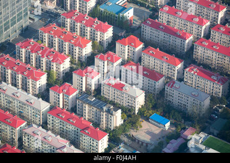 Luftaufnahme von Shanghai mit Blick auf das Wohngebiet im Laufe des Tages mit einem Tilt-Shift-Effekt. Blick von den finanziellen Cent Stockfoto