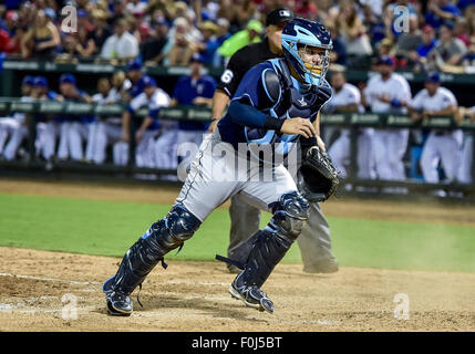 Arlington, Texas, USA. 15. August 2015. Tampa Bay Rays Catcher Rene Rivera (44) bei einem MLB-Spiel zwischen den Tampa Bay Rays und die Texas Rangers im Globe Life Park in Arlington, TX. Rangers gewinnen 12-4. Bildnachweis: Cal Sport Media/Alamy Live-Nachrichten Stockfoto