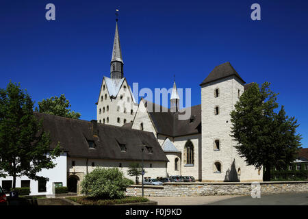 Stiftskirche St. Cyriakus, Katholische Pfarrkirche, Klosterkirche Vom Mai Damenstift, Geseke, Ostwestfalen, Nordrhein-Westfalen Stockfoto