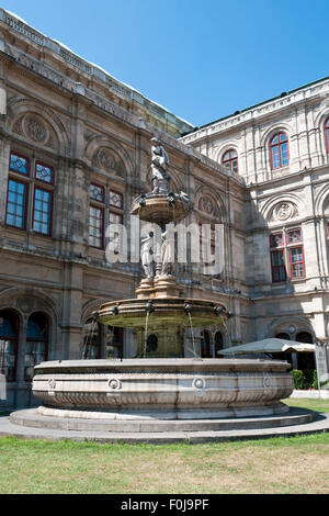 Die Lorelei Brunnen außerhalb der Wiener Staatsoper, Wien, Österreich Stockfoto
