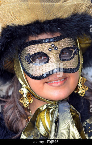 Künstler im schönen venezianischen Karnevalskostüm, Venedig 2015 Stockfoto