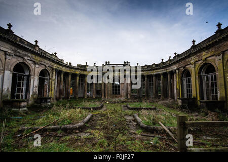 Alten Eingang zur Trentham Estate, Stoke-on-Trent in Staffordshire, Vereinigtes Königreich Stockfoto