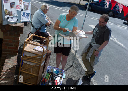 Verkauf-Home Flohmarkt, Earsham in Norfolk, sondern in der Bugay Suffolk-PLZ-Bereich. August 2015 Spendenaktion für lokale Hilfsorganisation bei Stockfoto