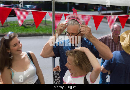 Verkauf-Home Flohmarkt, Earsham in Norfolk, sondern in der Bugay Suffolk-PLZ-Bereich. August 2015 Spendenaktion für lokale Hilfsorganisation bei Stockfoto