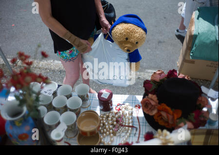 Verkauf-Home Flohmarkt, Earsham in Norfolk, sondern in der Bugay Suffolk-PLZ-Bereich. August 2015 Spendenaktion für lokale Hilfsorganisation bei Stockfoto