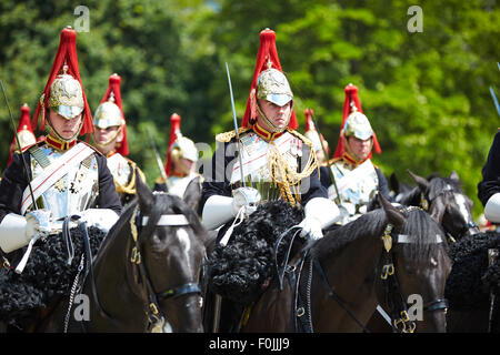 Die Household Cavalry Proben für die jährliche trooping der Farbtons auf Horse Guards Parade. Stockfoto