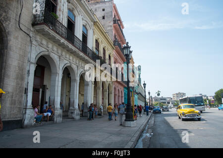Klassische kubanische Architektur auf dem Paseo de Marti in Havanna Stockfoto