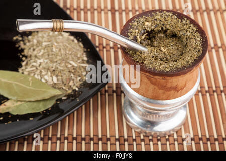 Südamerikanischen Yerba Mate (Mate-Tee) getrocknete Blätter Stockfoto