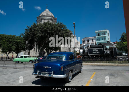 1950er Jahre Oldtimer sind ein wesentliches Merkmal auf Kubas Straßen Stockfoto