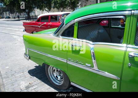 1950er Jahre Oldtimer sind ein wesentliches Merkmal auf Kubas Straßen Stockfoto