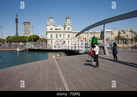 Stadt Barcelona Skyline vom Rambla de Mar Promenade Promenade am Port Vell, Katalonien, Spanien Stockfoto