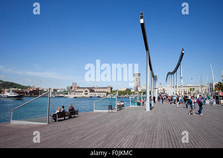 Rambla de Mar in der Stadt Barcelona, Promenade Promenade am Port Vell, Katalonien, Spanien Stockfoto