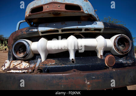 Oldtimer-Wracks in Solitaire Stadt, Sossusvlei im Namib-Wüste, Namibia, Afrika Stockfoto