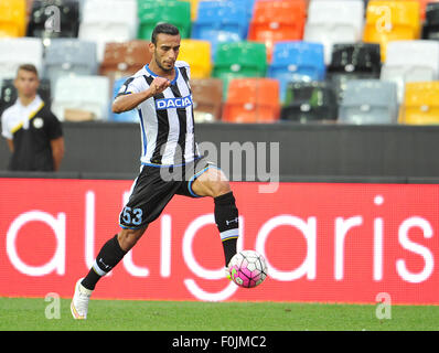 Udine, Italien. 16. August 2015. Udinese Verteidiger Mohammed Ali Adnan steuert den Ball während der italienischen TIM Cup 2015/16-Fußballspiel zwischen Udinese und Novara im Friaul-Stadion am 16. August 2015. Foto Simone Ferraro / Alamy Live News Stockfoto