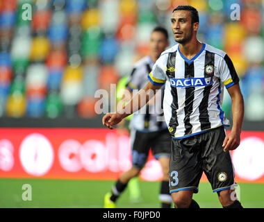 Udine, Italien. 16. August 2015. Udinese Verteidiger Mohammed Ali Adnan blickt auf in die italienische TIM Cup 2015/16-Fußballspiel zwischen Udinese und Novara im Friaul-Stadion am 16. August 2015. Foto Simone Ferraro / Alamy Live News Stockfoto