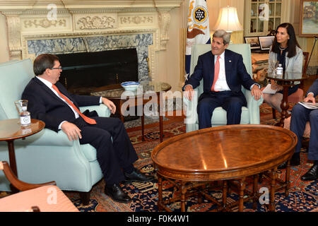 Secretary Kerry trifft sich mit kubanischen Außenminister Rodríguez in Washington Sekretär Kerry trifft mit kubanischen Außenminister Rodríguez in Washington Stockfoto