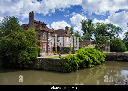 Groombridge Place und Wassergraben, Groombridge, Nr. Royal Tunbridge Wells, Kent, England, UK. Stockfoto