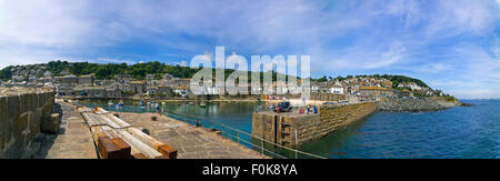 Horizontale (4 Bild Heftung) Blick von Mousehole in Cornwall. Stockfoto