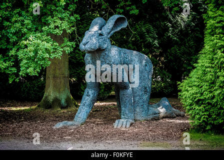 Skulptur von Sophie Ryder bei Yorkshire Sculpture Park. Stockfoto