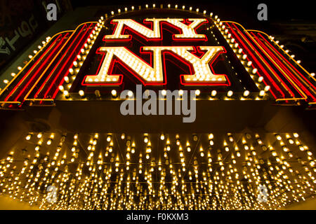 New York-New York Hotel Casino Eingang in Las Vegas, Foto am Las Vegas Boulevard in der Nacht. USA 2012 Stockfoto
