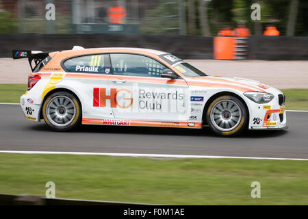 Andy Priaulx auf Druiden in seinem Team IHG Rewards Club BMW 125i M Sport Oulton Park BTCC Stockfoto