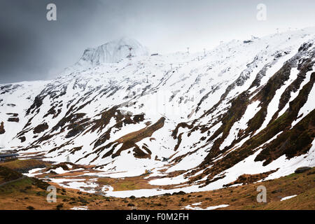 Blick auf die Bergbahnen am Kitzsteinhorn, Kaprun, Salzburg, Österreich Stockfoto