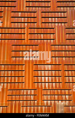 Red Metal rostigen Hintergrund auf ein Gebäude in Bilbao, Spanien Stockfoto