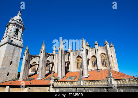 Die Kirche Santa Maria in Stadt Lekeitio, Baskenland, Spanien. Stockfoto