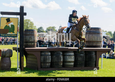 Oliver Townend und ARMADA - cross Country Phase - Mitsubishi Motors Badminton Horse Trials, Badminton House, Samstag, 9. Mai 2015. Stockfoto