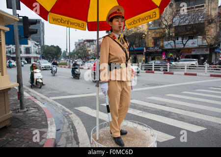 Scooter sind das wichtigste Transportmittel in Vietnam Stockfoto