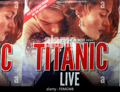 Werbung Fuer Den Spielfilm "Titanic" Mit Leonardo di Caprio Und Kate Winslett, Berlin. Stockfoto