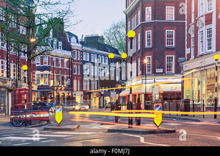 Verkehr auf der Marylebone High Street, London, Großbritannien. Stockfoto